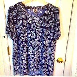 ANNE KLEIN Leaf Print top 0X Travel Friendly Pit to Pit 20 1/2” Stretch Preworn